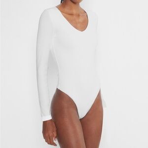 White Aritzia Contour V-Neck Bodysuit *BNWT*